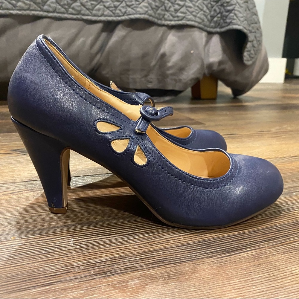 Chase + Chloe Navy Heels